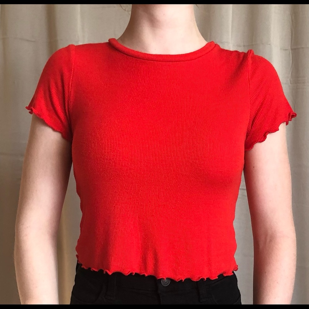 Cropped lettuce trim tee